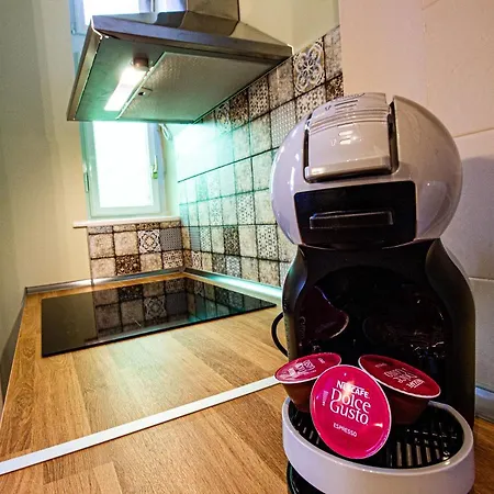 Small Paris Apartman *