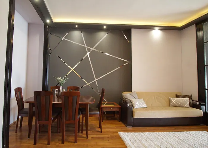 Small Paris * Budapesta