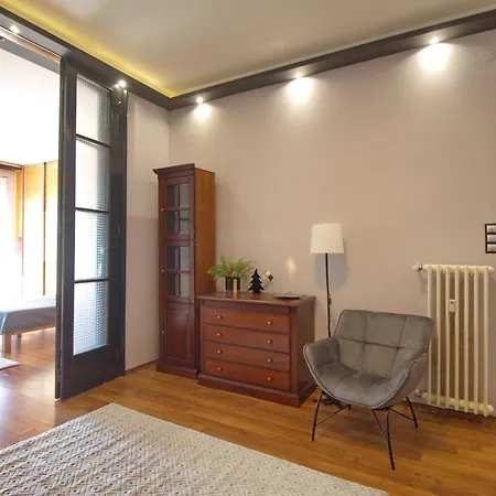 Small Paris Апартаменты