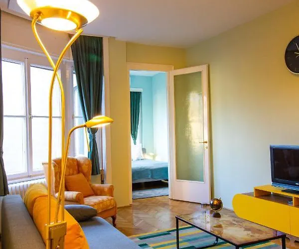 Small Paris Apartamento