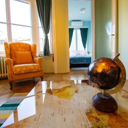 Small Paris 아파트 *